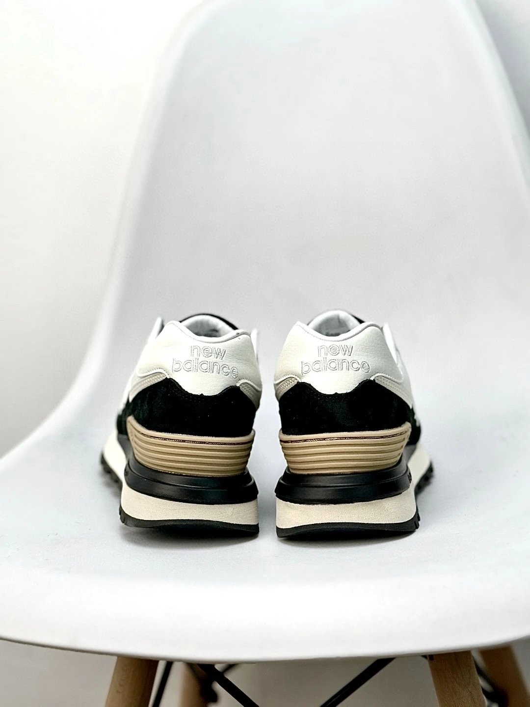 Retro Suede Runner Shoes Casual Sneakers Onyx - Gallery Image 5 - Detailed View