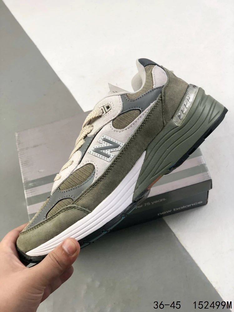 Retro Running Shoes New Balance 992 Olive - Gallery Image 4 - Detailed View