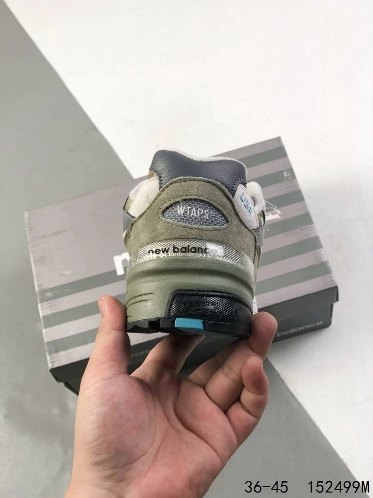 Retro Running Shoes New Balance 992 Olive - Gallery Image 9 - Detailed View