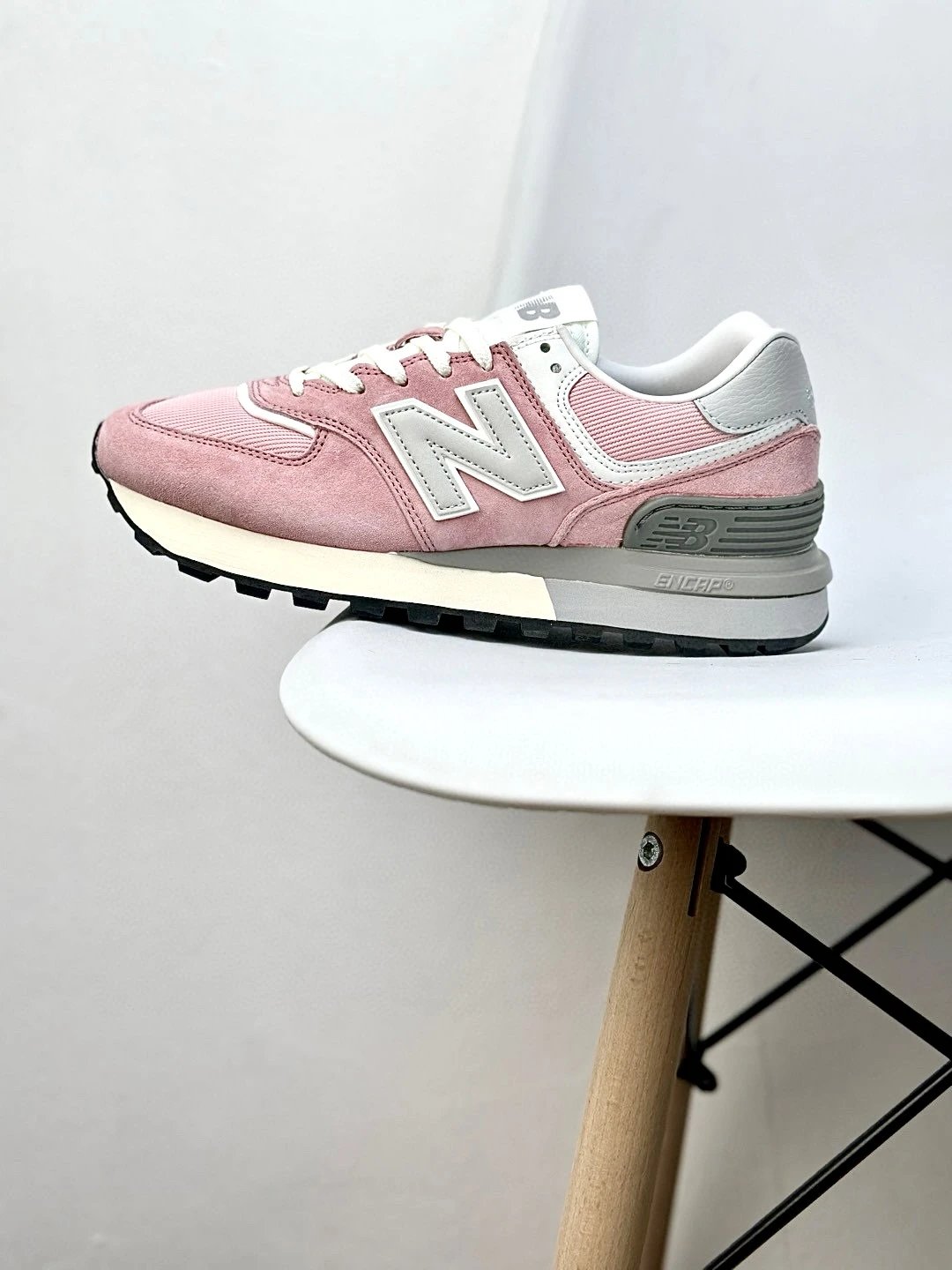 Retro 574 Suede Sneakers Casual Shoes Blossom - Gallery Image 1 - Detailed View