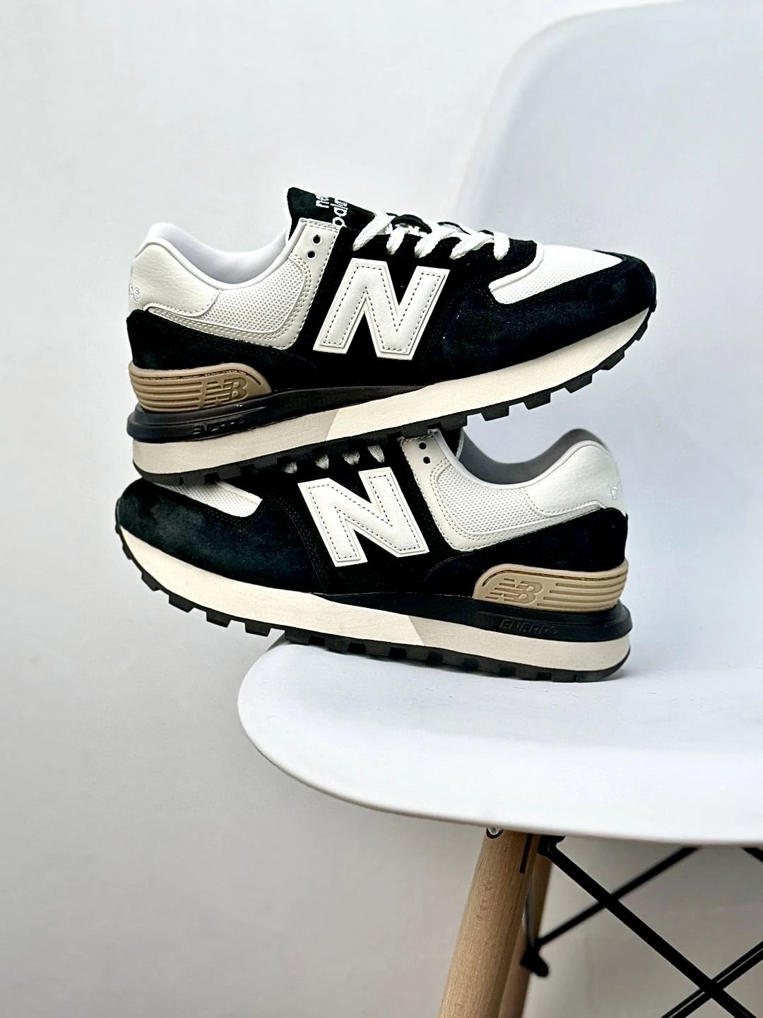 Retro Suede Runner Shoes Casual Sneakers Onyx - Gallery Image 2 - Detailed View