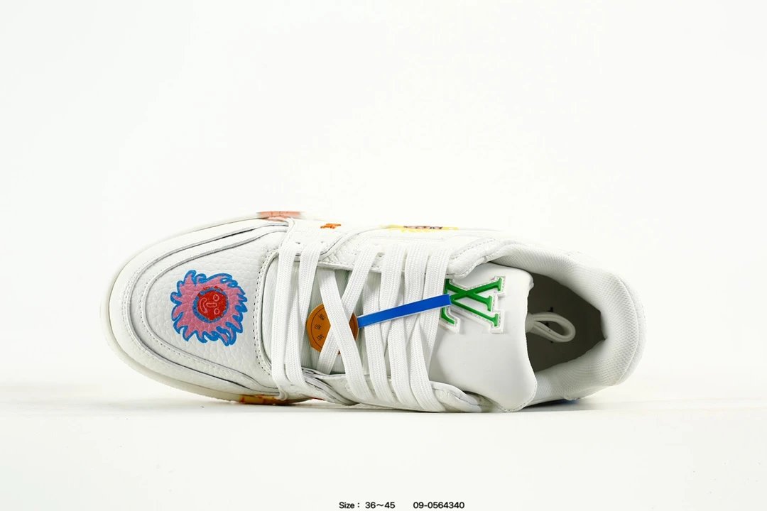 Low Top Leather Trainer Sneakers with Graphic Print White - Gallery Image 4 - Detailed View