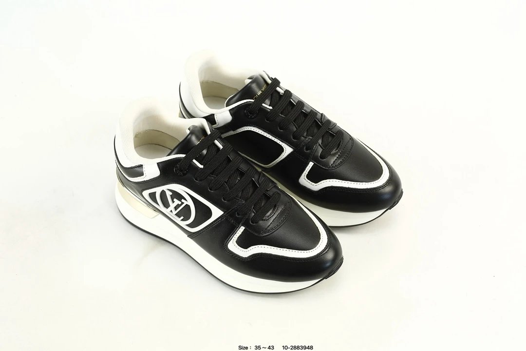 Luxury Leather Platform Sneakers with Gold Accent Noir - Gallery Image 8 - Detailed View