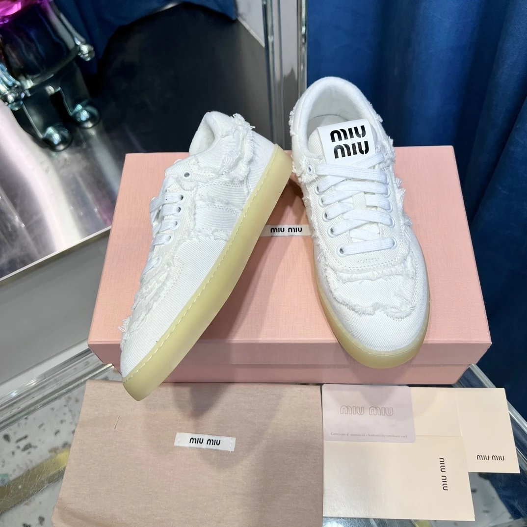 Vintage Frayed Canvas Low Top Sneakers Ivory White - Gallery Image 5 - Detailed View