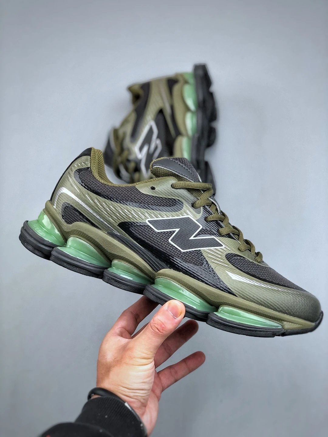 Retro Mesh Running Shoes Olive Drab - Gallery Image 4 - Detailed View