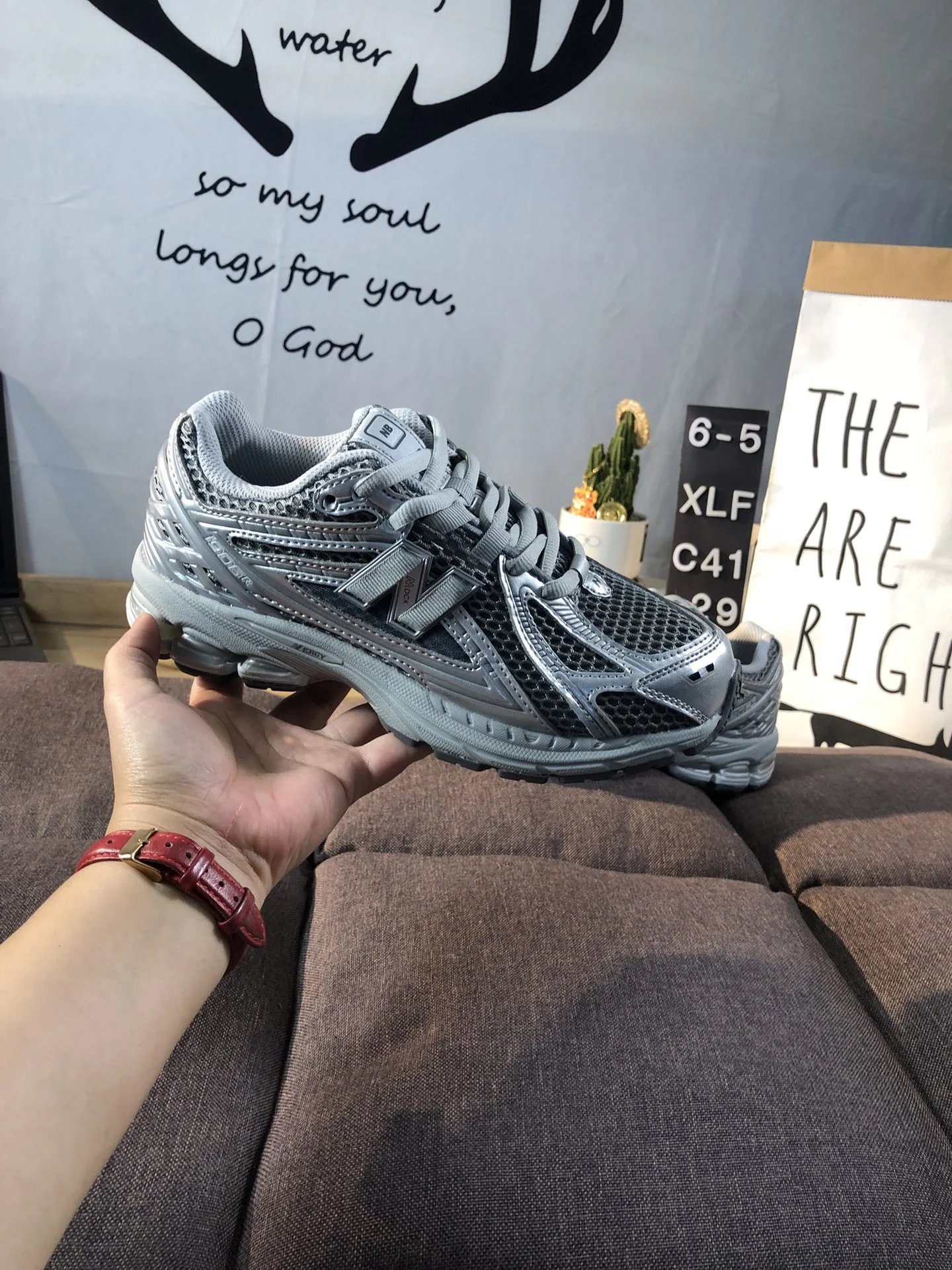 Retro Running Shoes New Balance 1906R - Silver Metallic - Gallery Image 7 - Detailed View