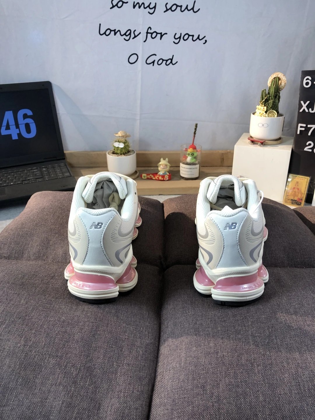 Retro Mesh Running Shoes Athletic Trainers Seashell - Gallery Image 4 - Detailed View