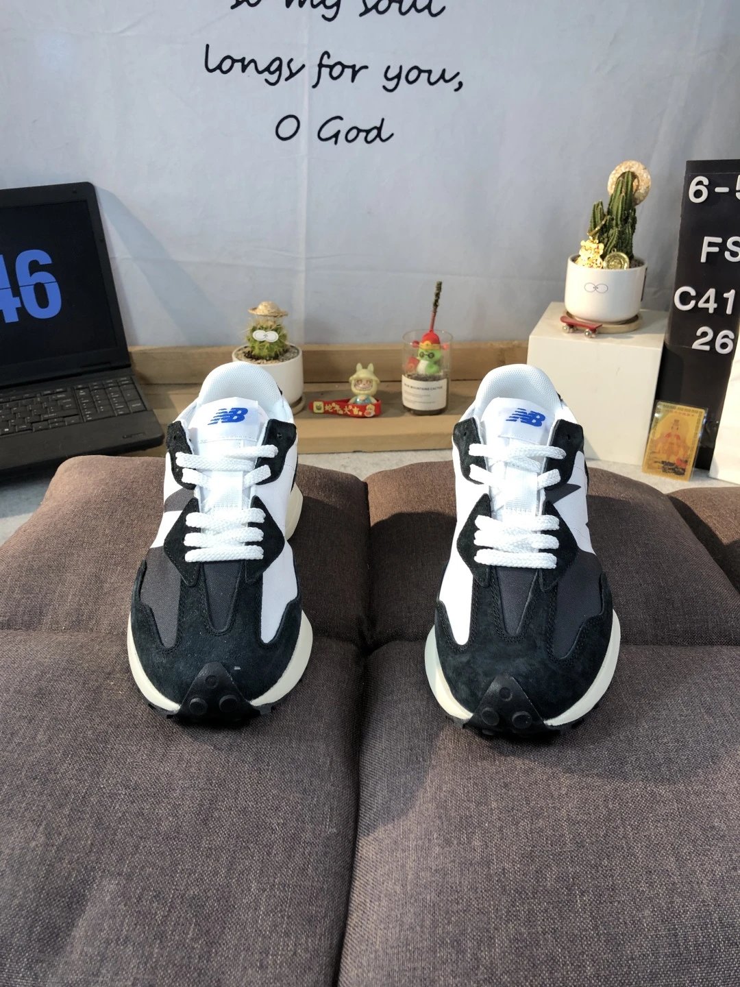 Retro Suede Sneakers Running Shoes Asphalt - Gallery Image 2 - Detailed View