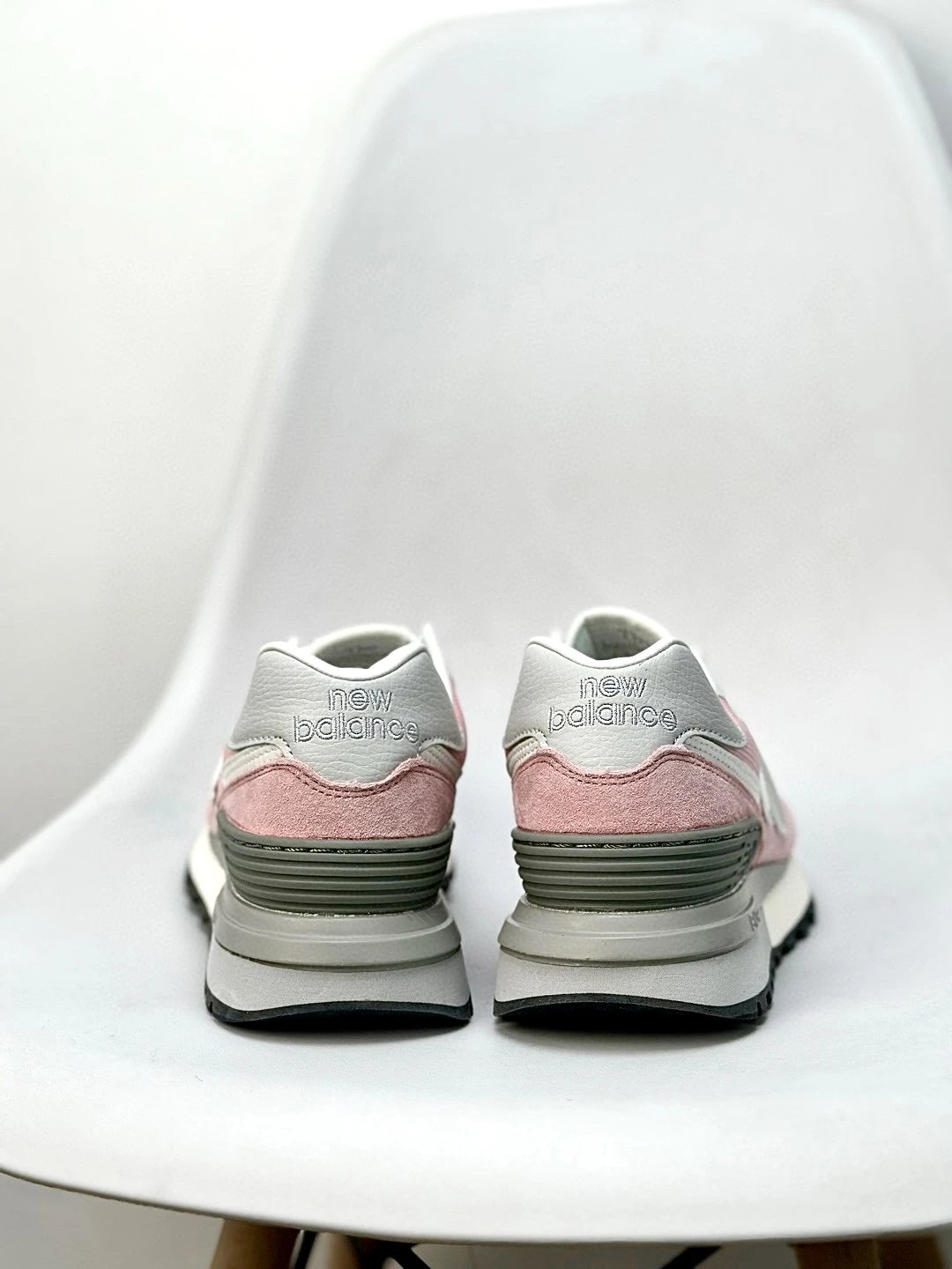 Retro 574 Suede Sneakers Casual Shoes Blossom - Gallery Image 5 - Detailed View