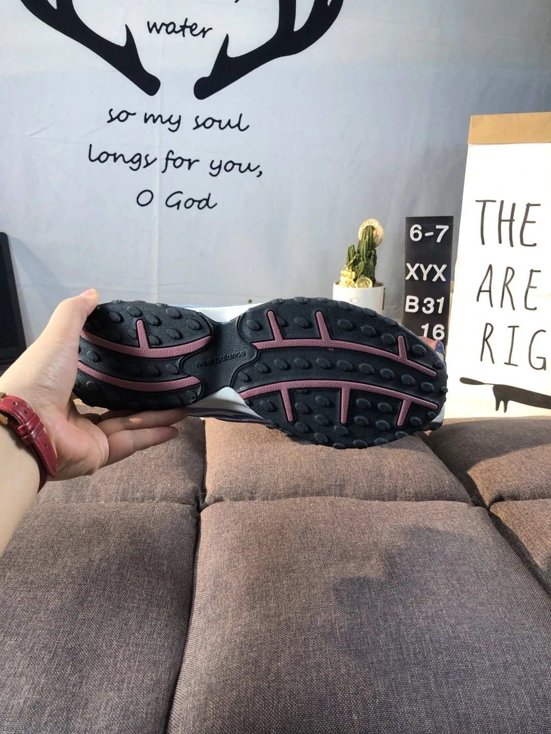 New Balance 204L Low Casual Shoes Cornflower - Gallery Image 9 - Detailed View