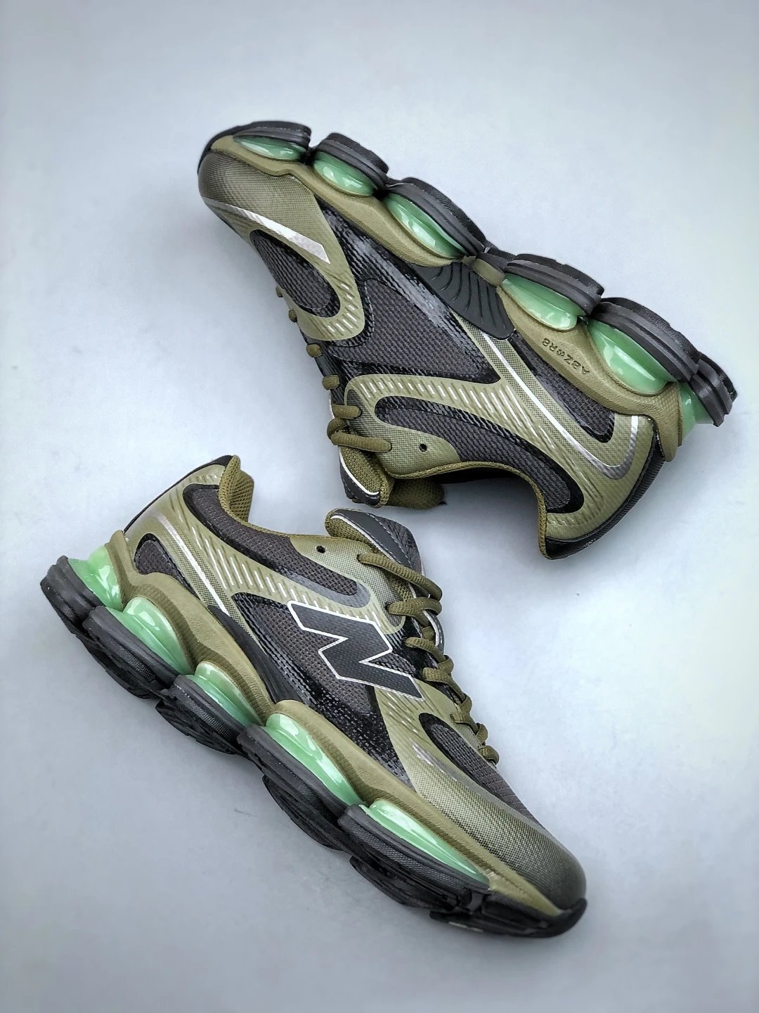 Retro Mesh Running Shoes Olive Drab - Gallery Image 9 - Detailed View