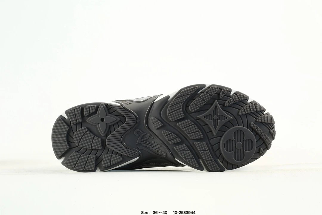 Low Top Leather Mesh Trainer Sneakers Metallic Silver - Gallery Image 6 - Detailed View