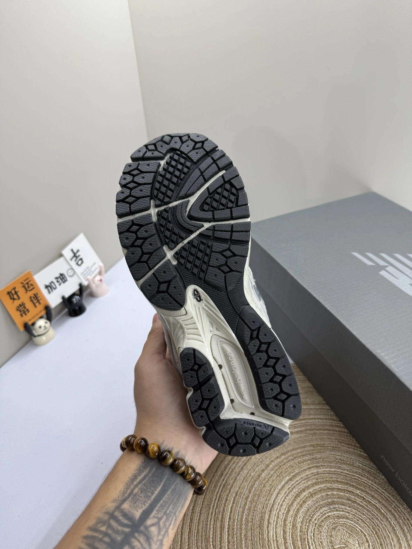 New Balance 2002R Retro Sneakers Grey - Gallery Image 6 - Detailed View