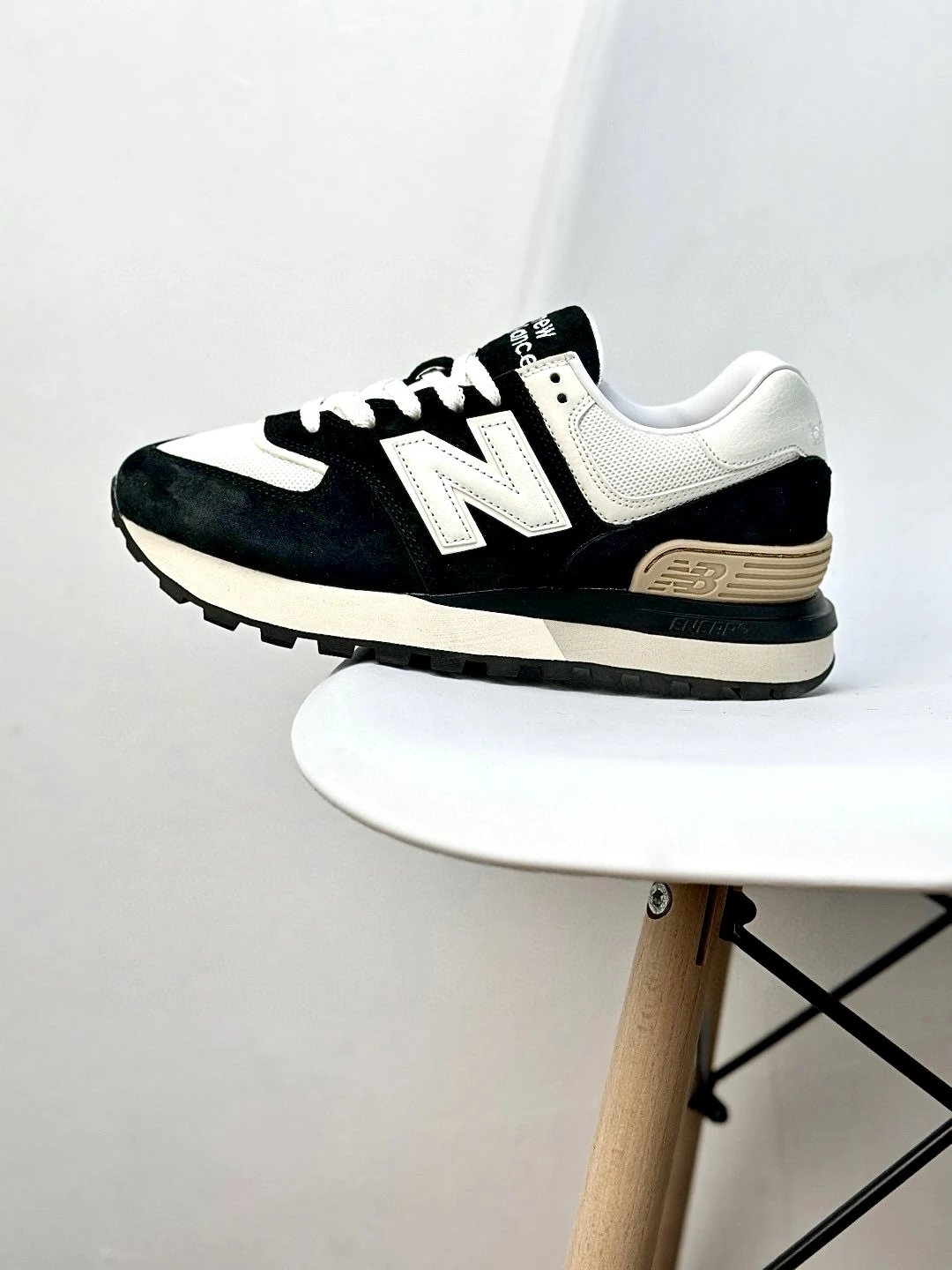 Retro Suede Runner Shoes Casual Sneakers Onyx - Gallery Image 1 - Detailed View