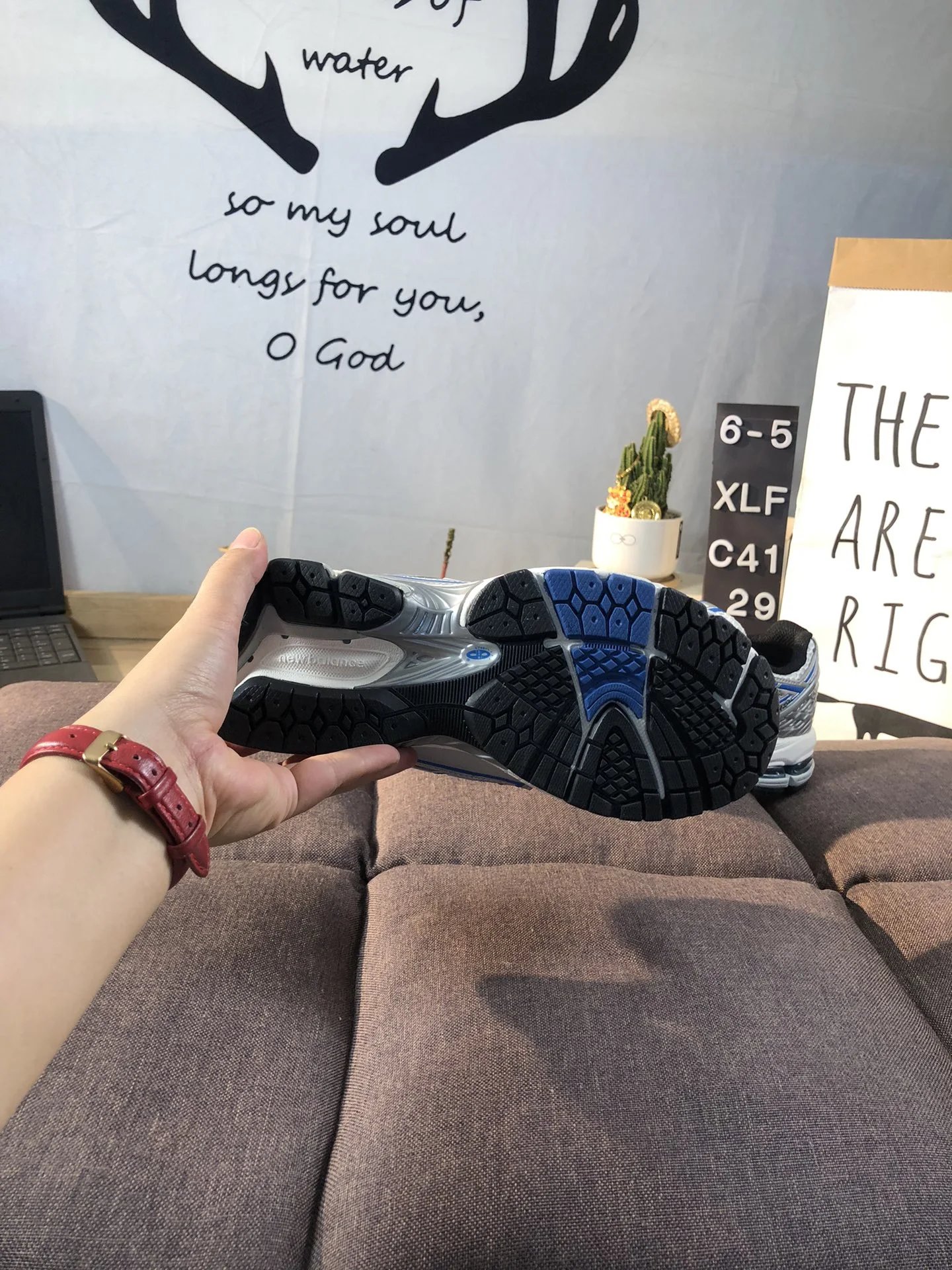 Retro 1906R Running Shoes Sport Silver - Gallery Image 9 - Detailed View