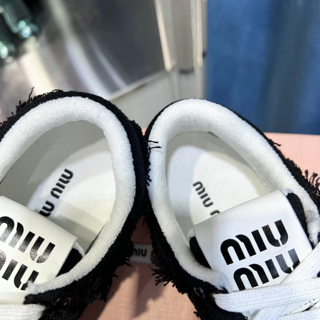 Retro Frayed Canvas Skate Sneakers in Midnight Black - Gallery Image 7 - Detailed View