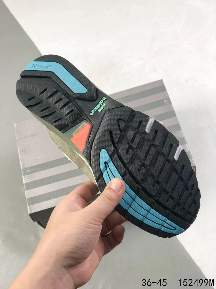 Retro Running Shoes New Balance 992 Olive - Gallery Image 5 - Detailed View