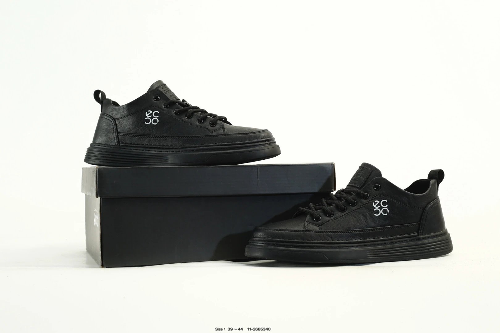 Casual Leather Lightweight Men's Sneakers Onyx Black - Gallery Image 4 - Detailed View