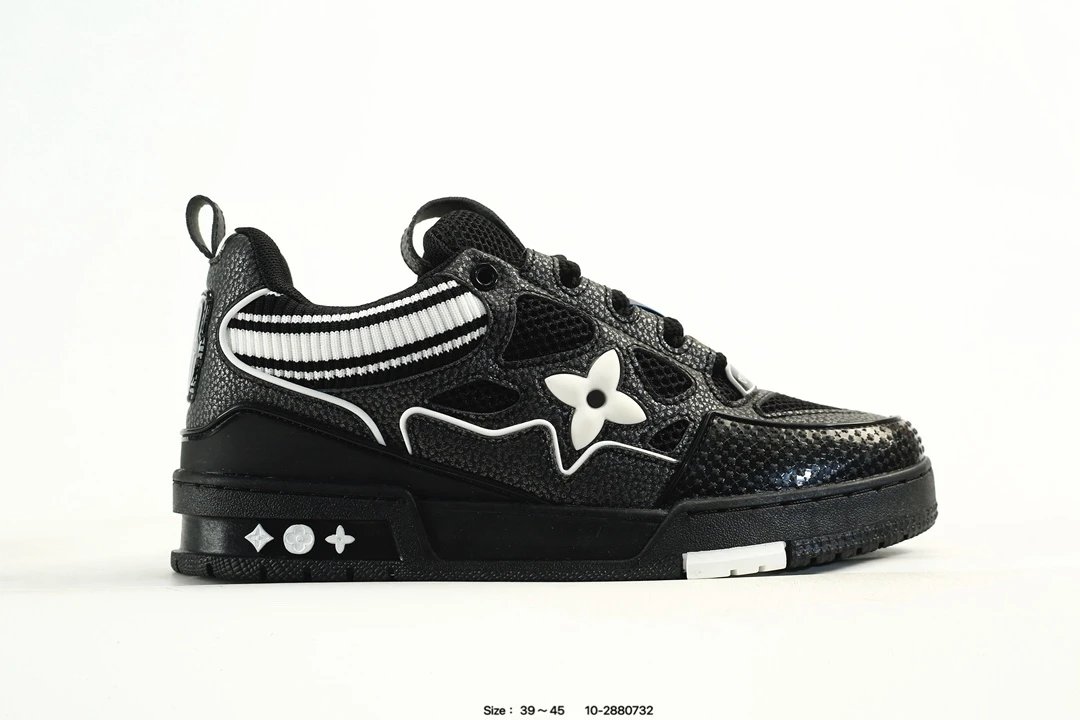 Luxury Leather Low Top Trainer Sneaker Black - Gallery Image 1 - Detailed View