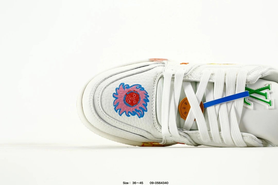 Low Top Leather Trainer Sneakers with Graphic Print White - Gallery Image 5 - Detailed View