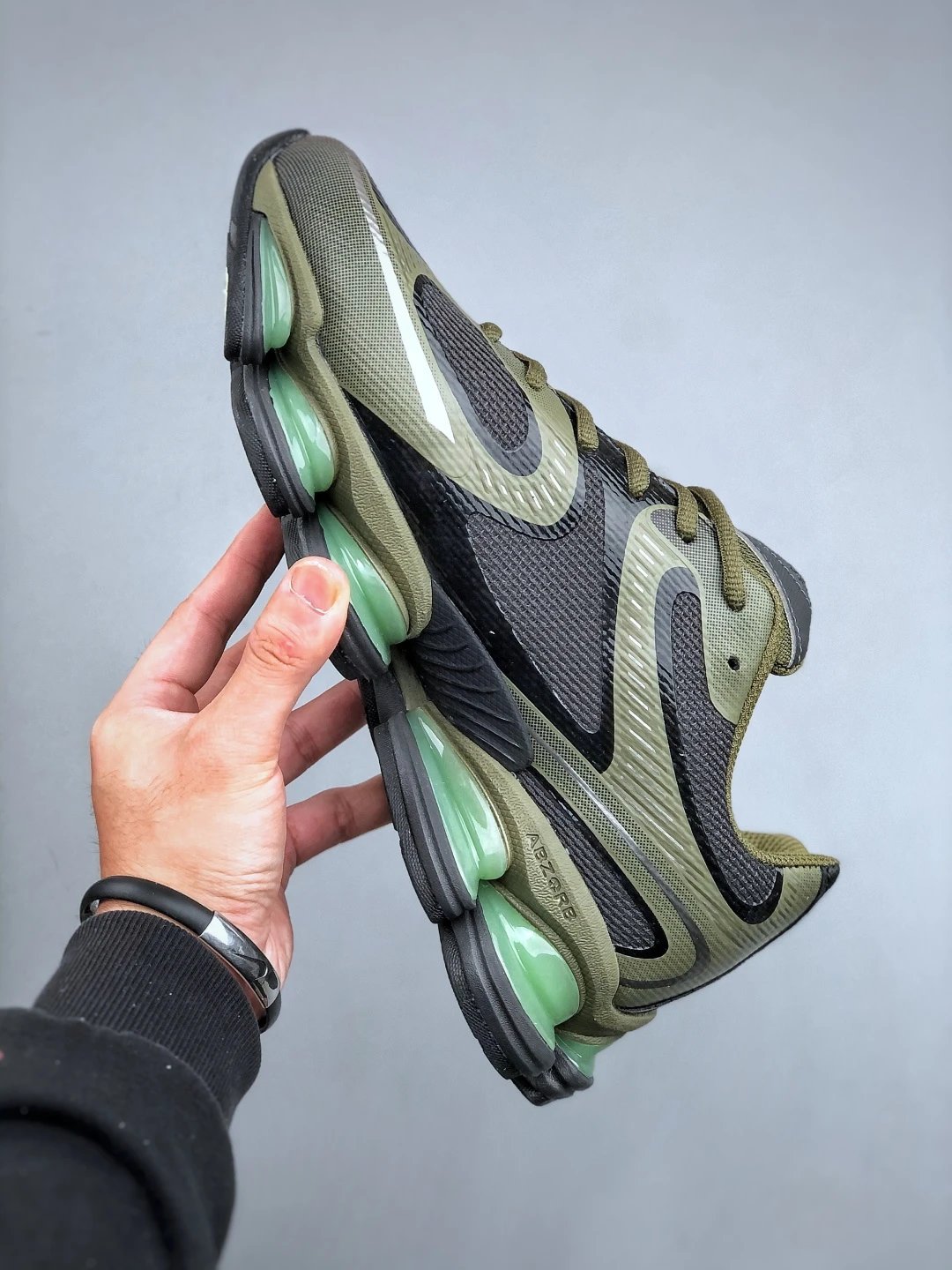 Retro Mesh Running Shoes Olive Drab - Gallery Image 2 - Detailed View