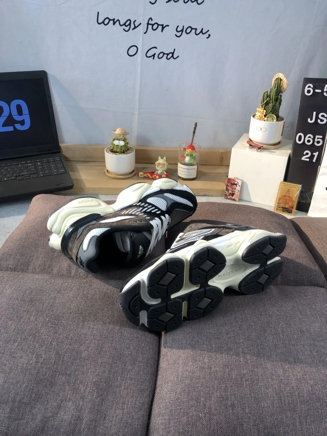 Retro Running Shoes NB 9060 Sneakers Asphalt - Gallery Image 6 - Detailed View