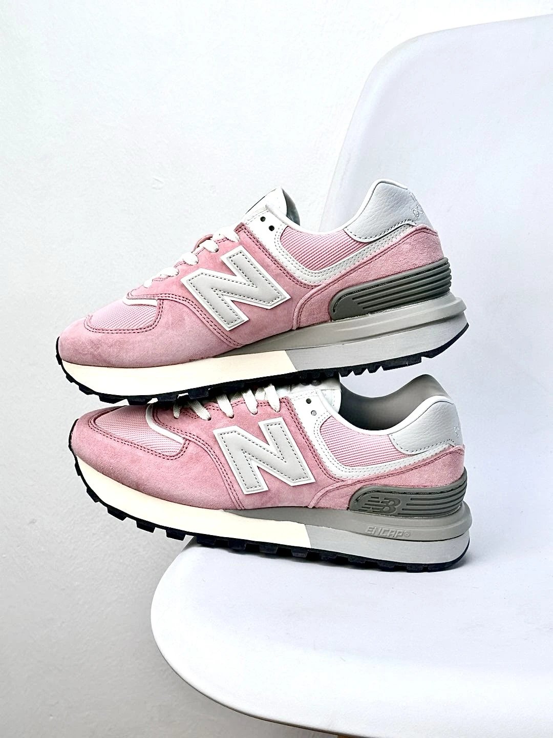 Retro 574 Suede Sneakers Casual Shoes Blossom - Gallery Image 4 - Detailed View