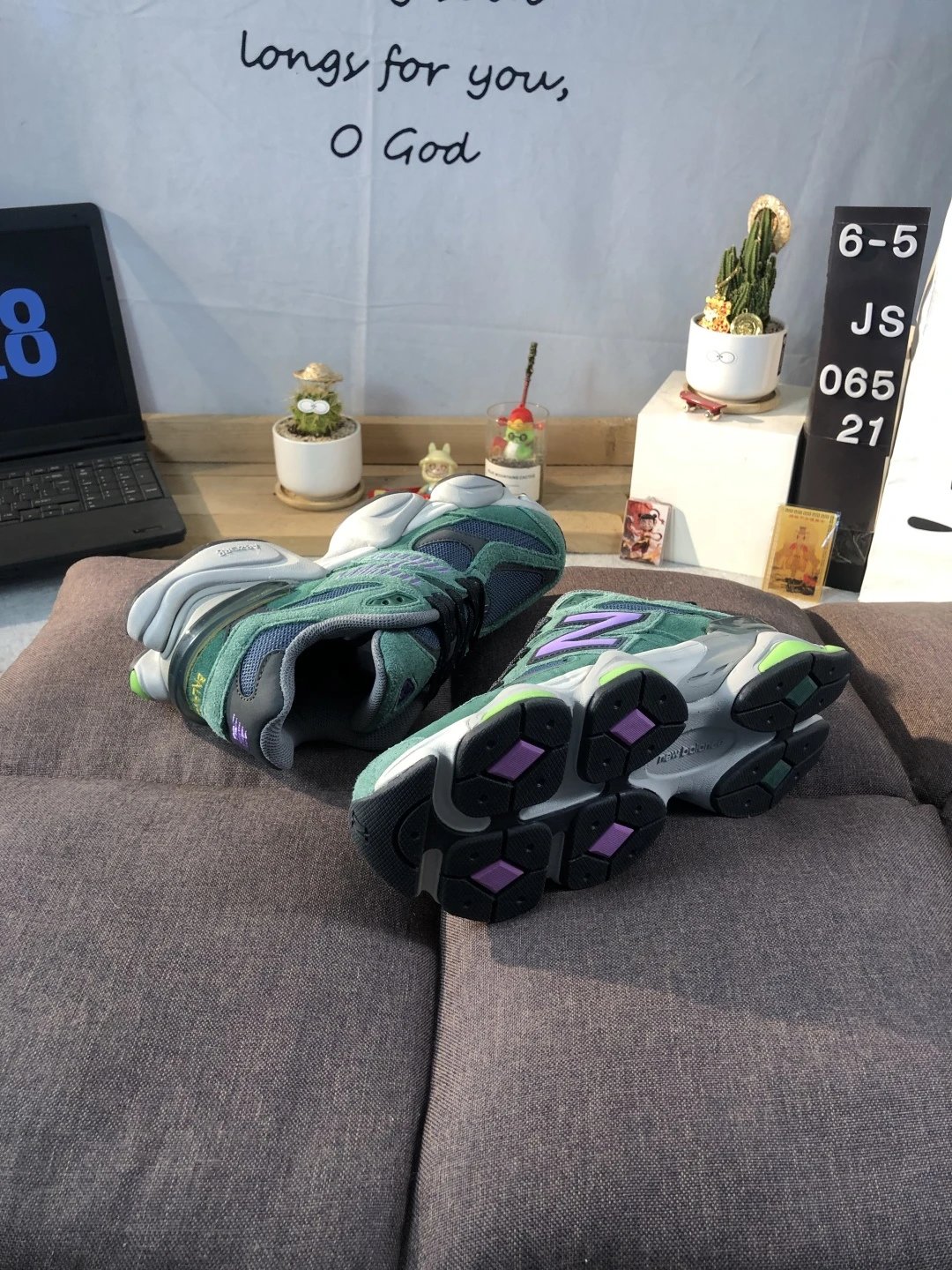 Retro Suede Running Shoes Unisex Seafoam - Gallery Image 6 - Detailed View