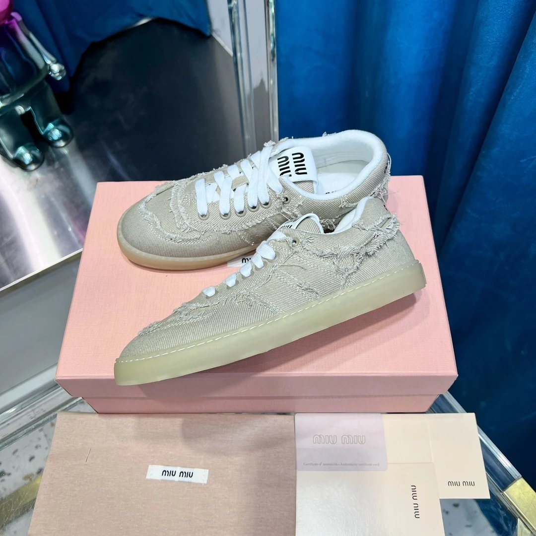 Vintage Frayed Canvas Low Top Sneakers Sage Green - Gallery Image 4 - Detailed View