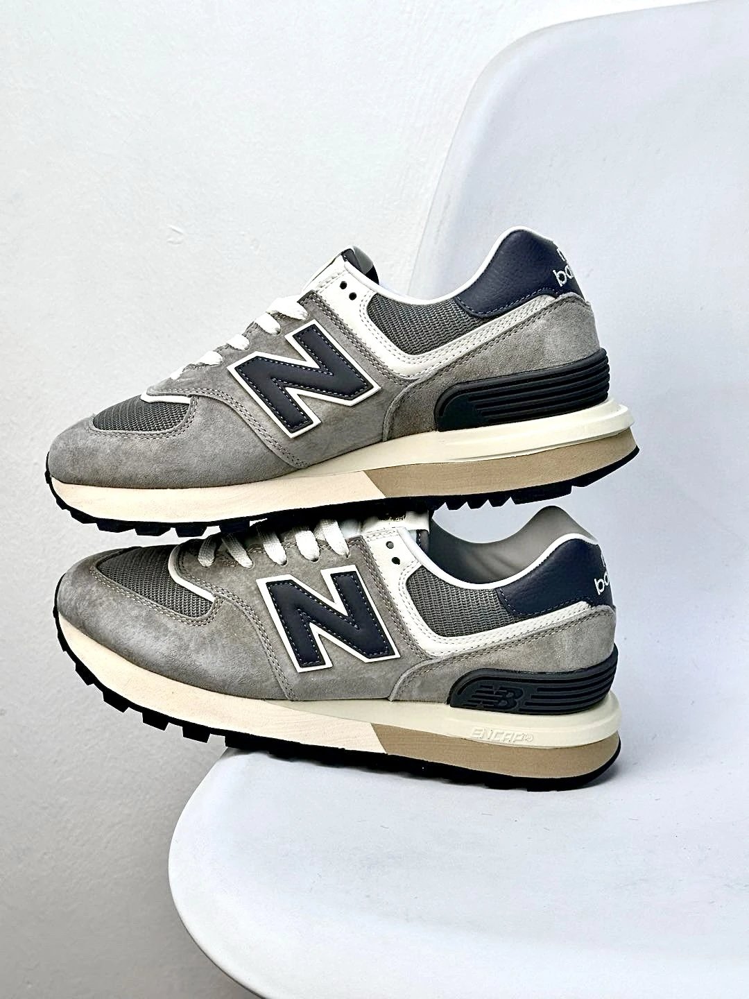 U574 Suede Runner Retro Sneakers, Moonbeam - Gallery Image 4 - Detailed View