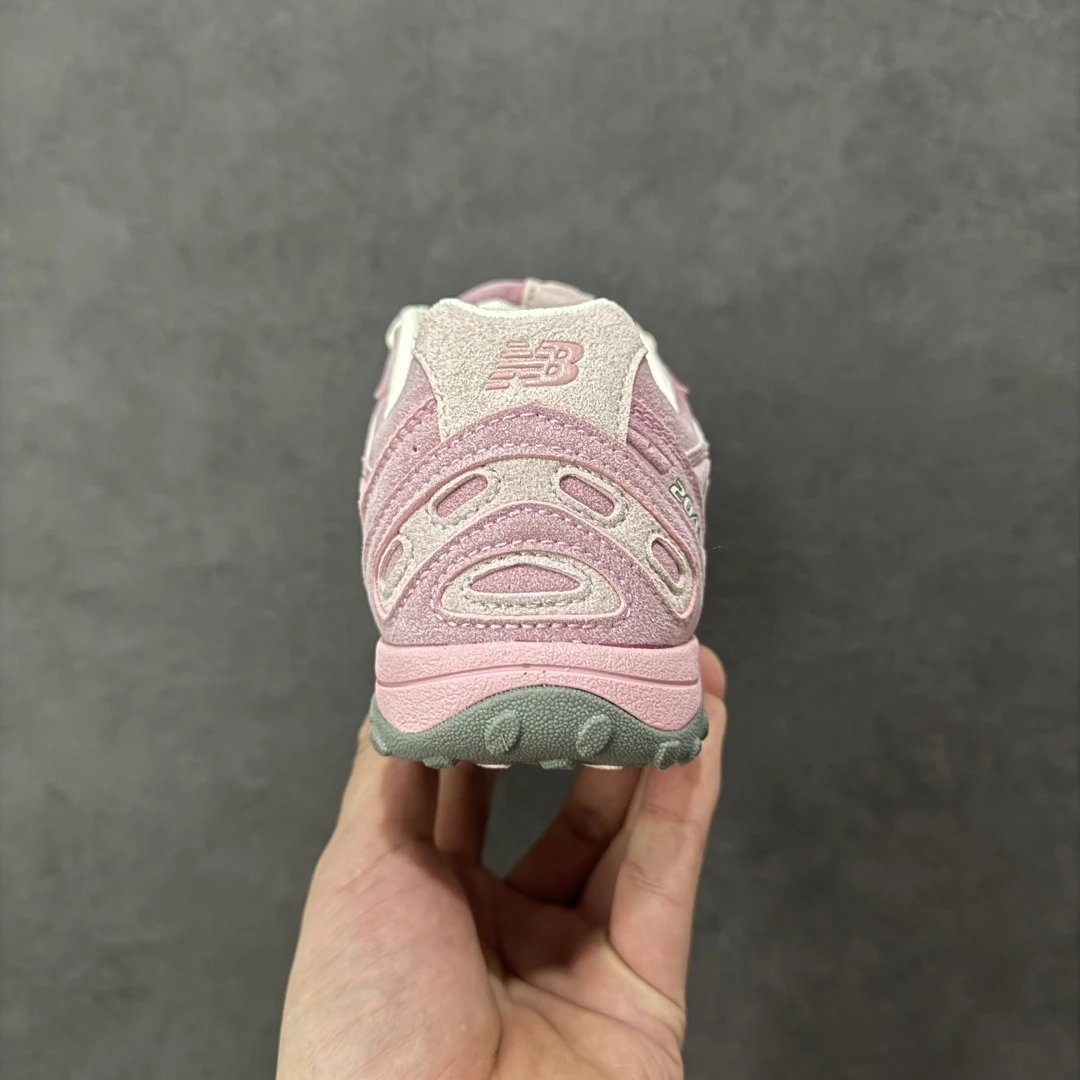 Suede Mesh Retro Running Shoes Powder Pink - Gallery Image 4 - Detailed View