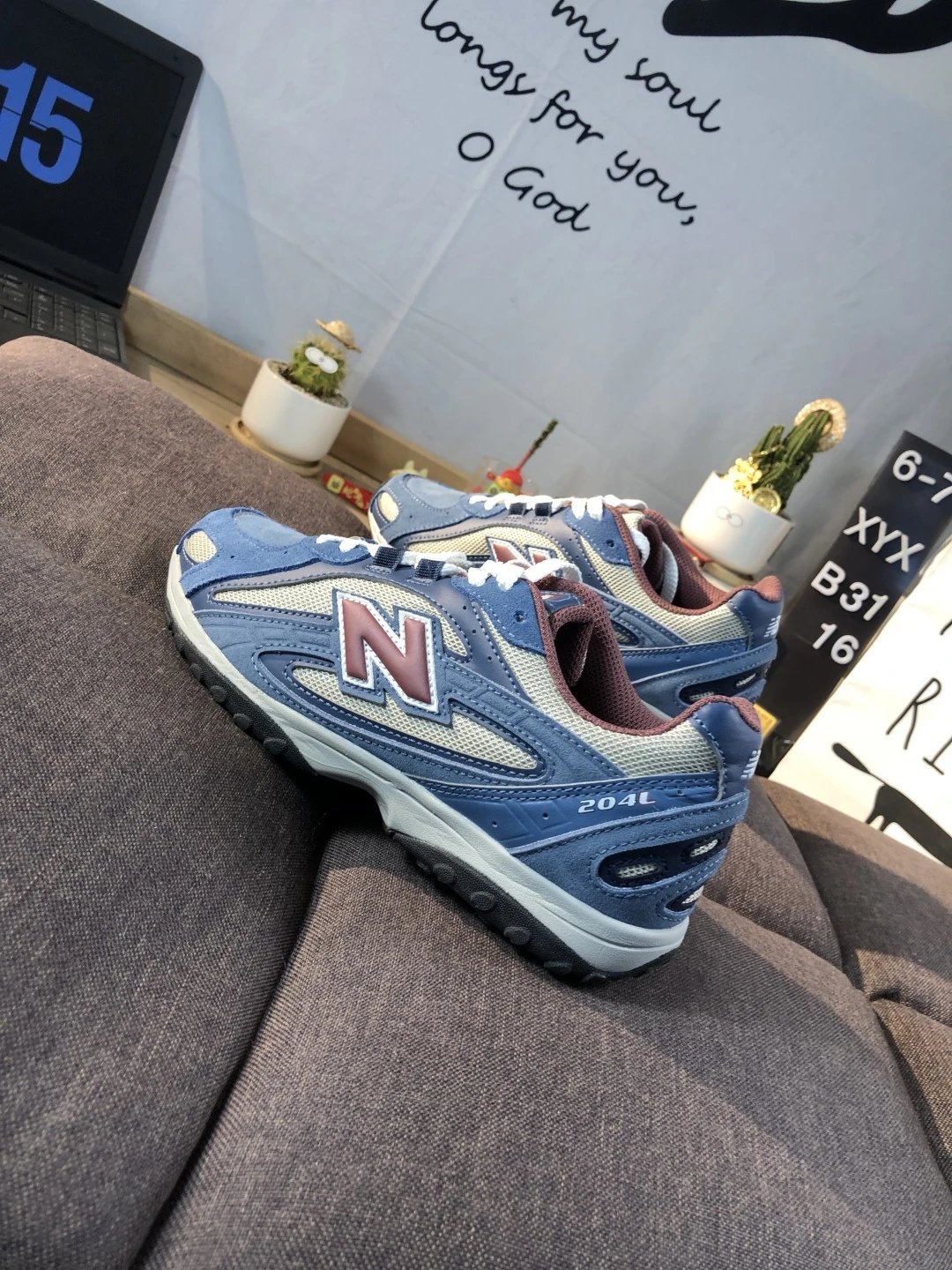 New Balance 204L Low Casual Shoes Cornflower - Gallery Image 5 - Detailed View