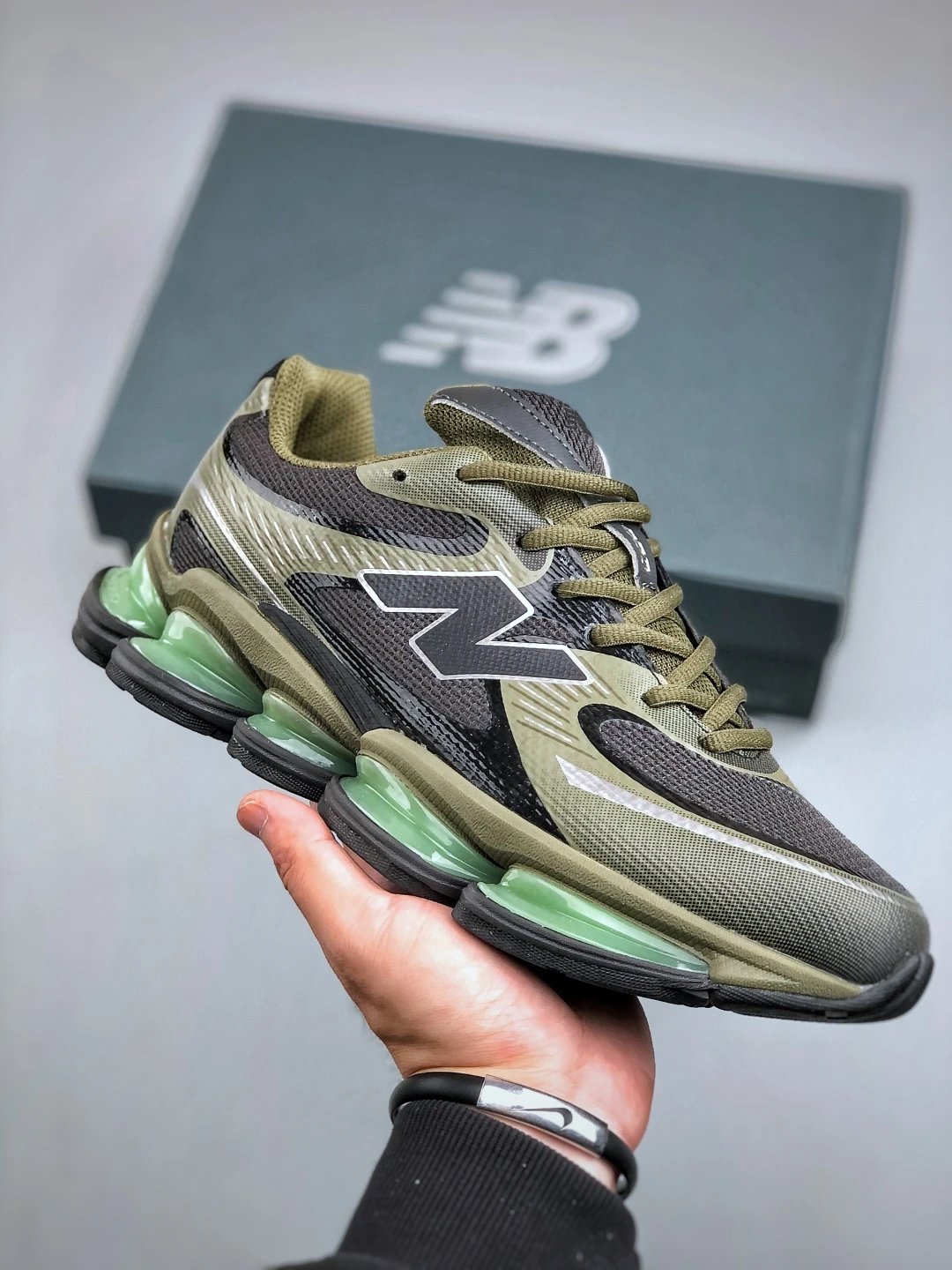 Retro Mesh Running Shoes Olive Drab - Gallery Image 1 - Detailed View