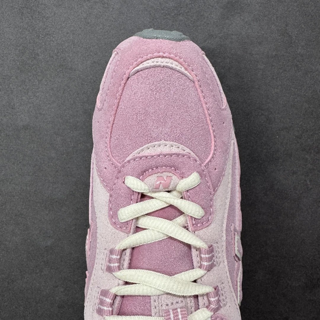 Suede Mesh Retro Running Shoes Powder Pink - Gallery Image 8 - Detailed View
