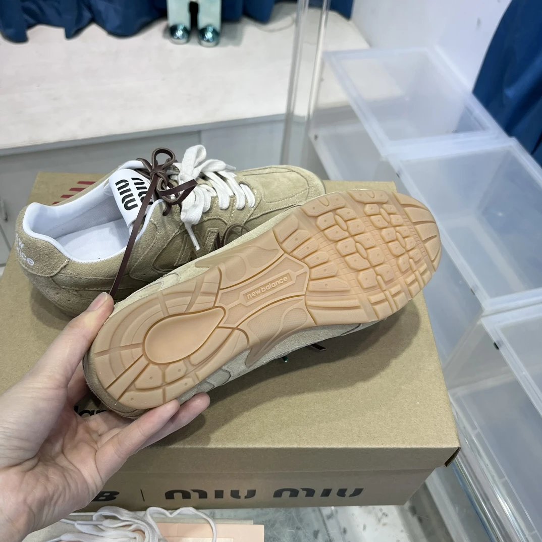 Retro Suede Leather Dad Sneakers Dual Lace Sand Taupe - Gallery Image 9 - Detailed View