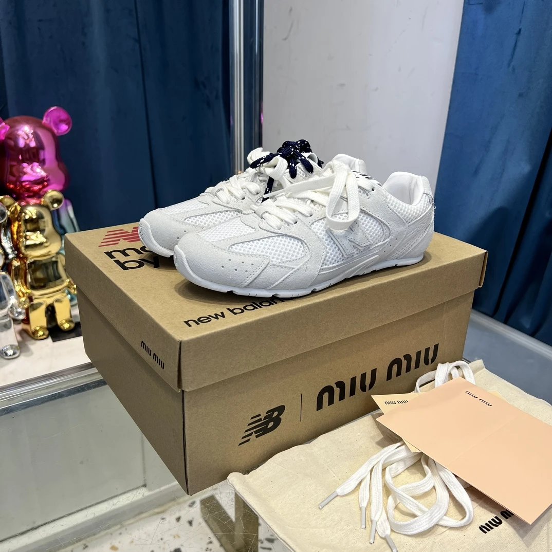 Retro Leather Suede Mesh Sneakers 530 Dual Lace Ivory - Gallery Image 1 - Detailed View