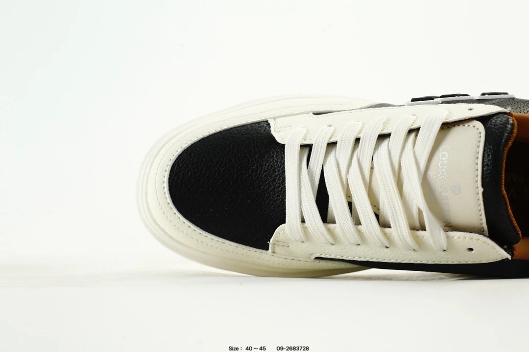 Low Top Leather Sneakers Beverly Hills Style in Ivory Black Tan - Gallery Image 5 - Detailed View