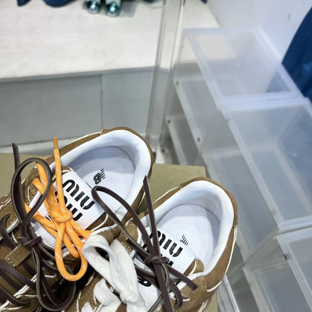 Retro Suede Leather 530 Sneakers Dual Lace Caramel Brown - Gallery Image 7 - Detailed View