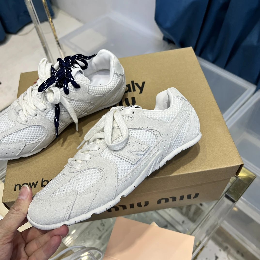 Retro Leather Suede Mesh Sneakers 530 Dual Lace Ivory - Gallery Image 4 - Detailed View