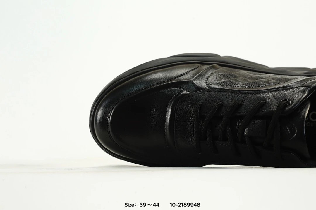 ECCO Black Leather Sneakers - Gallery Image 6 - Detailed View