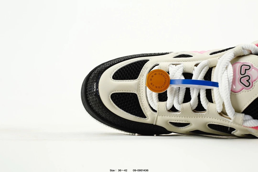 Low Top Leather Trainer Sneakers with Pink Accent - Gallery Image 5 - Detailed View