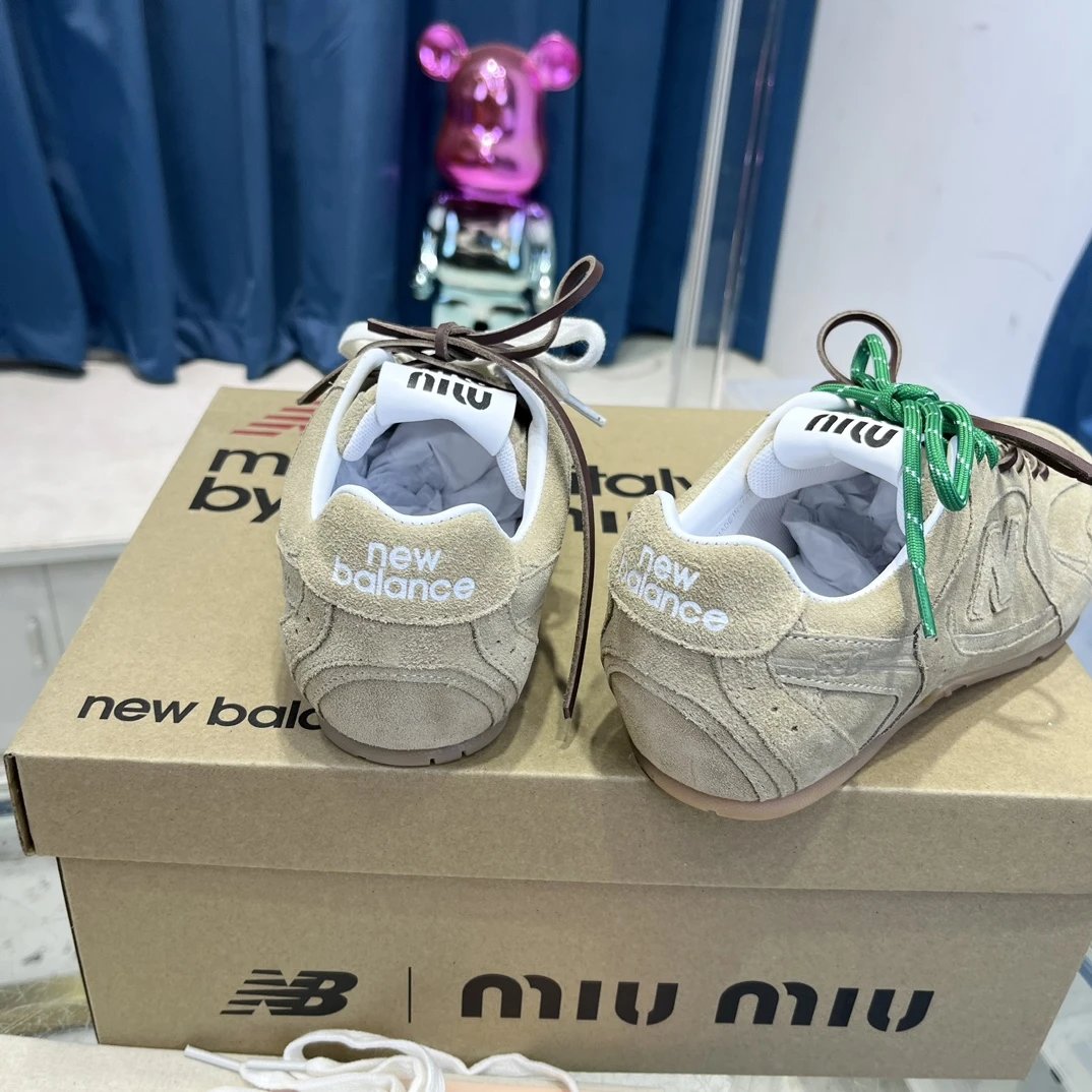 Retro Suede Leather Dad Sneakers Dual Lace Sand Taupe - Gallery Image 8 - Detailed View