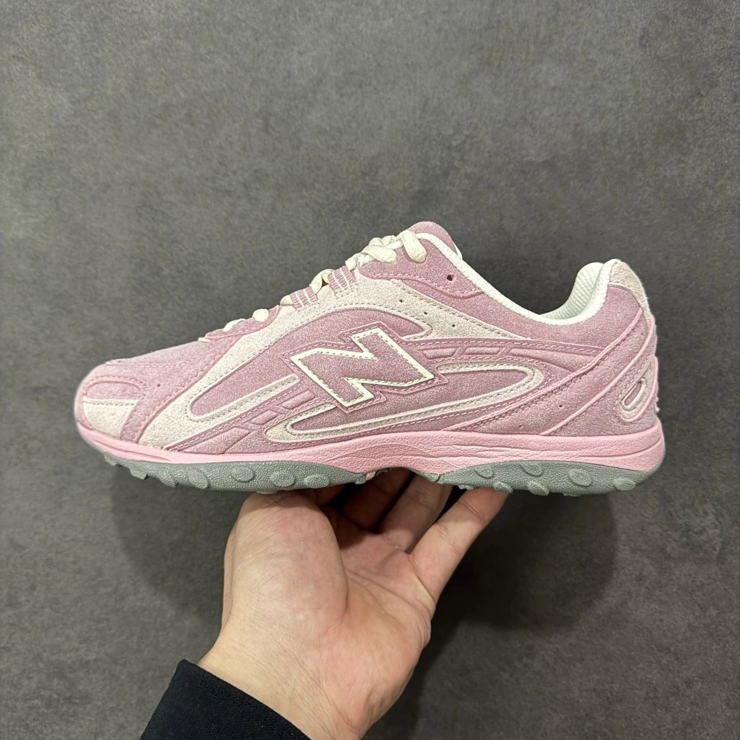 Suede Mesh Retro Running Shoes Powder Pink - Gallery Image 2 - Detailed View