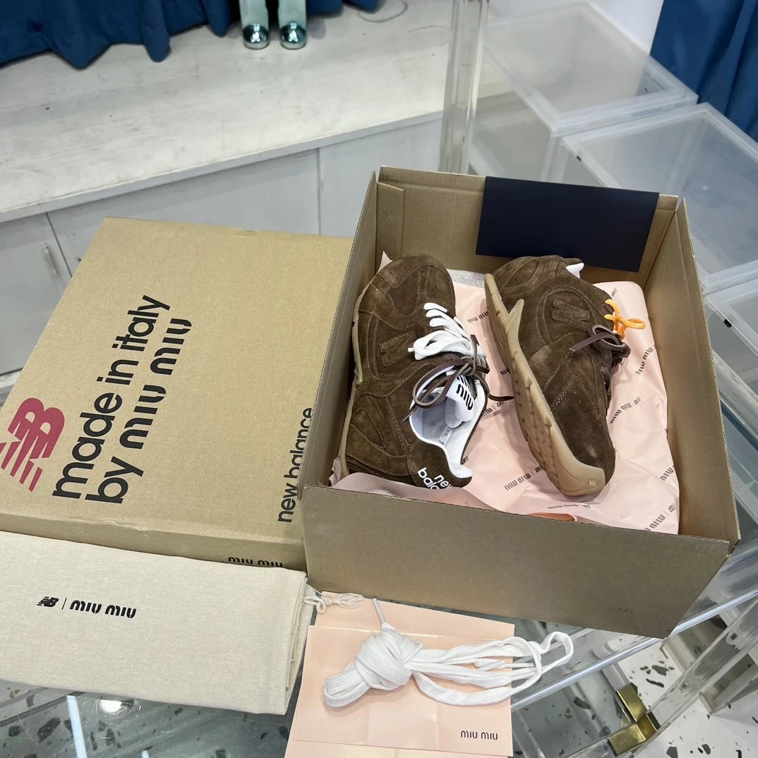 Retro Suede Leather 530 Sneakers Double Lace Chestnut Brown - Gallery Image 2 - Detailed View