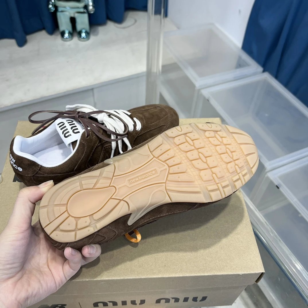 Retro Suede Leather 530 Sneakers Double Lace Chestnut Brown - Gallery Image 9 - Detailed View