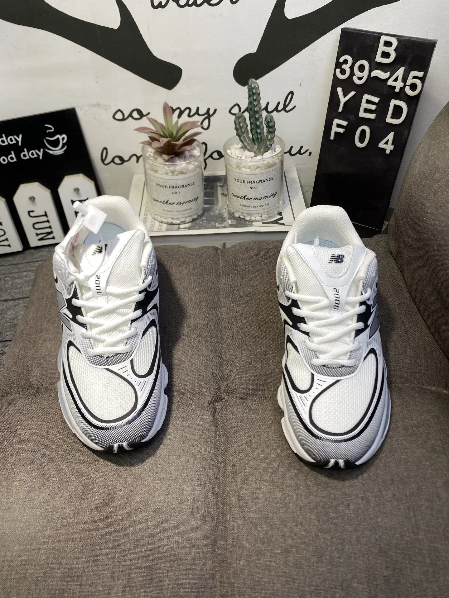 Retro Chunky Sneakers Platform Shoes - Oyster - Gallery Image 2 - Detailed View