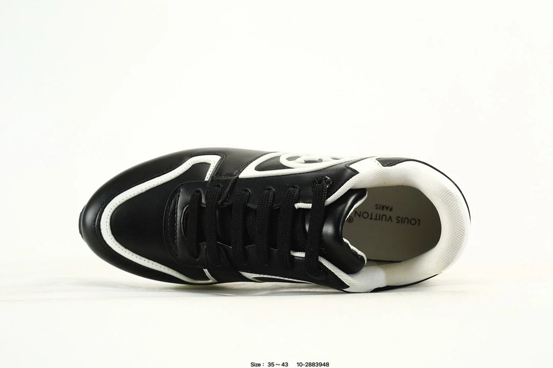 Luxury Leather Platform Sneakers with Gold Accent Noir - Gallery Image 4 - Detailed View