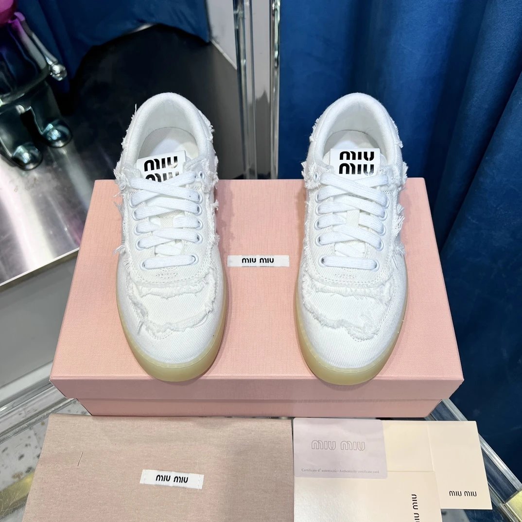 Vintage Frayed Canvas Low Top Sneakers Ivory White - Gallery Image 3 - Detailed View