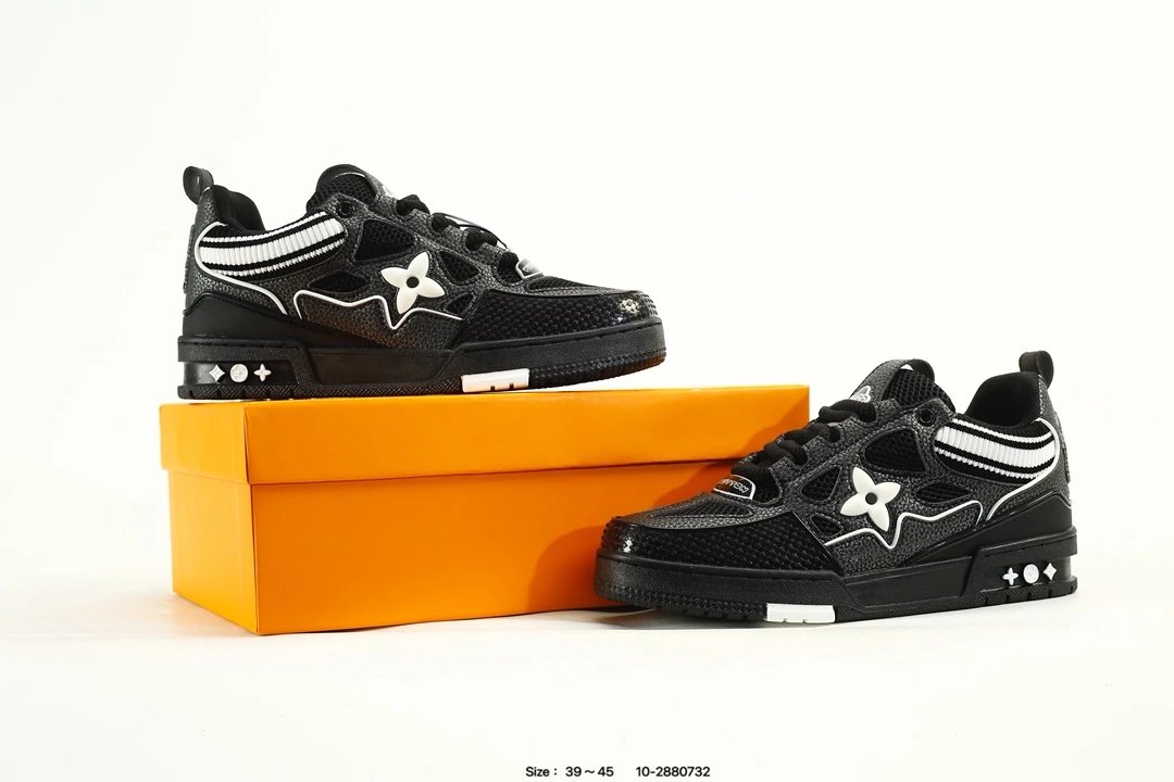 Luxury Leather Low Top Trainer Sneaker Black - Gallery Image 9 - Detailed View