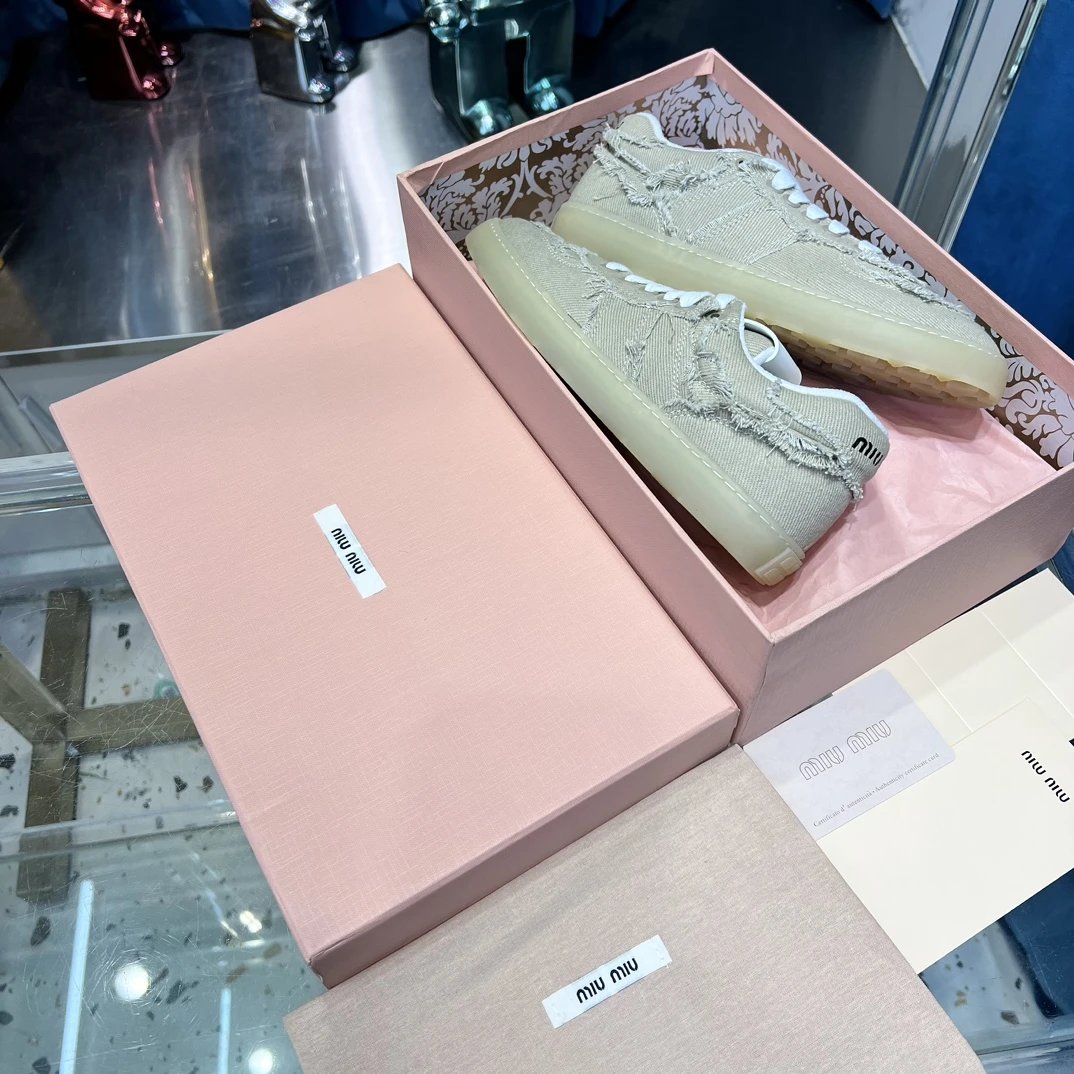 Vintage Frayed Canvas Low Top Sneakers Sage Green - Gallery Image 2 - Detailed View